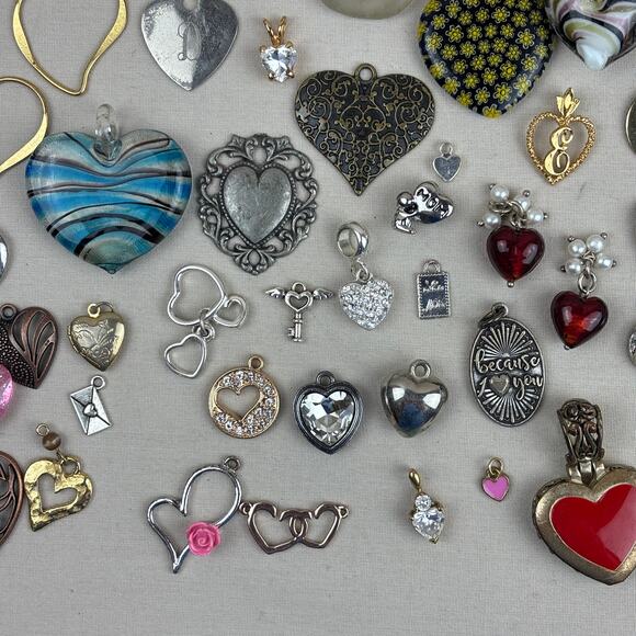 Pendant Charm Craft Jewelry Lot - 75+ Hearts Love Key Glass Metal - Picture 7 of 11